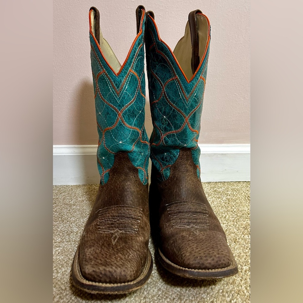 Women’s Ariat boots